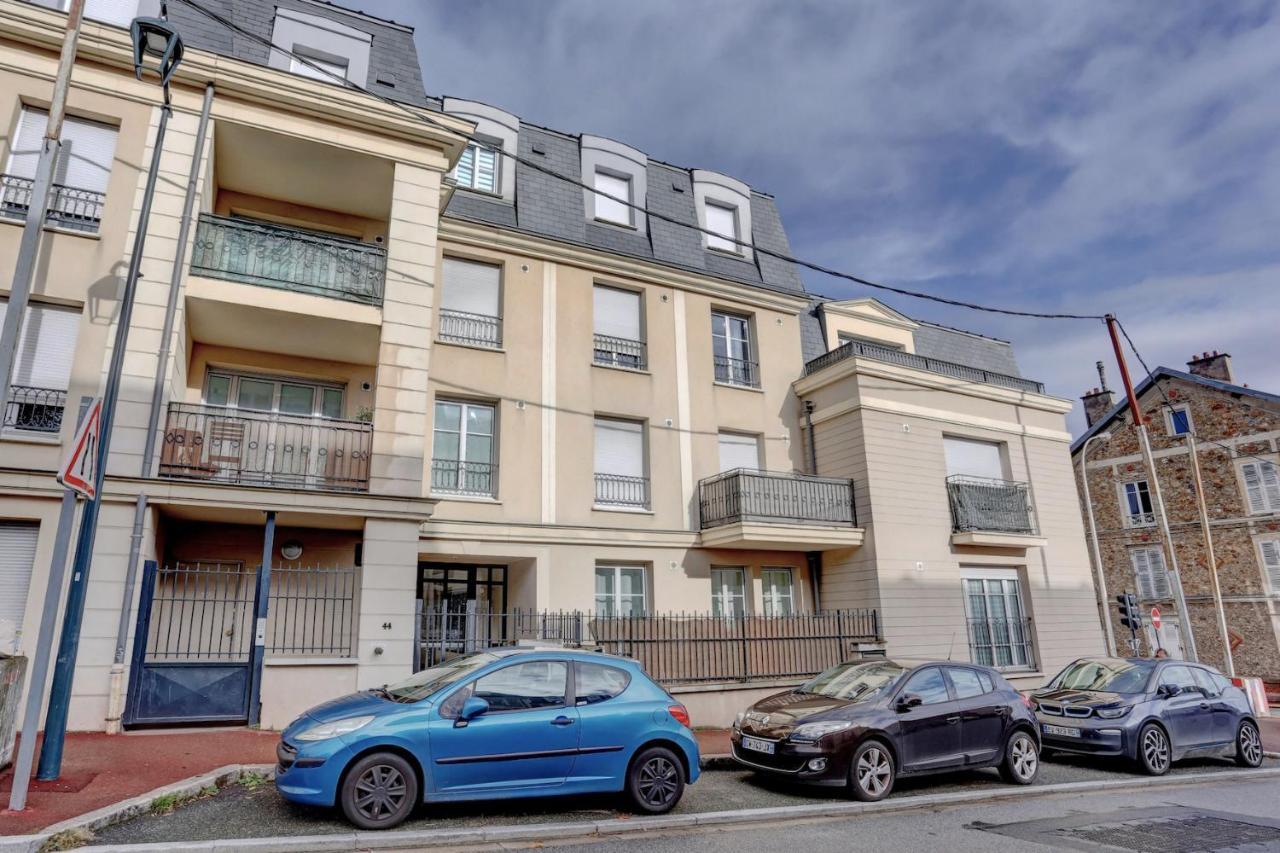 Le Curie - Saint Cyr Apartamento Exterior foto