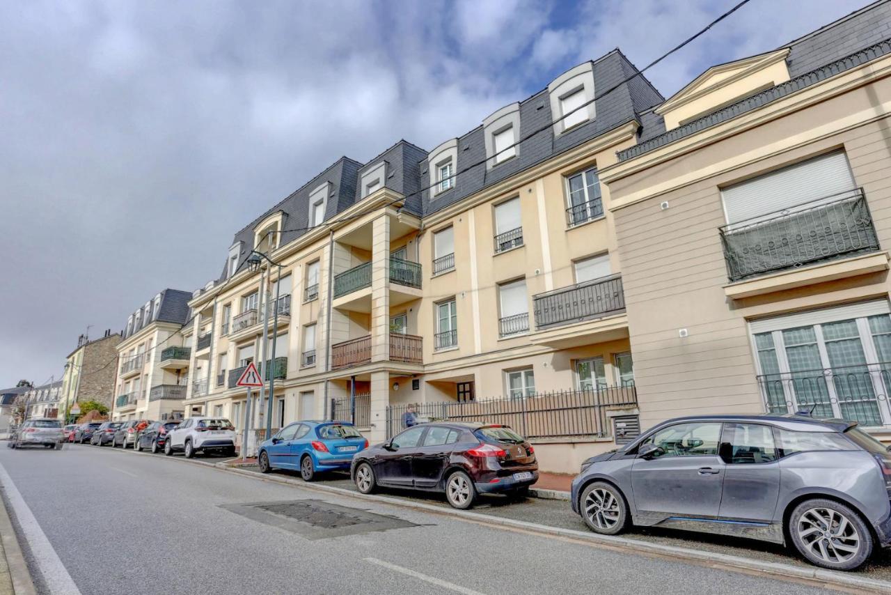 Le Curie - Saint Cyr Apartamento Exterior foto